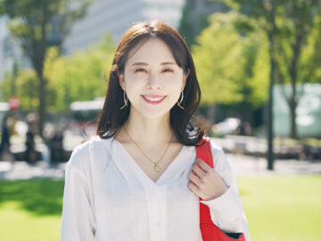 笑顔の女性